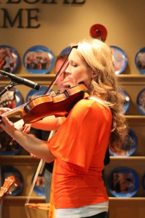 Abbie Hoerner of the Ridge City Ramblers, WDVX Blue Plate Special, Knoxville Visitor's Center, September 2013